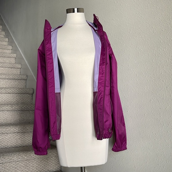Columbia Sz M Berry Colored Rain jacket/Windbreaker - Picture 7 of 16